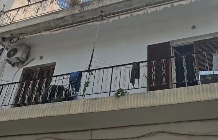 Το σπίτι-τρώγλη της οικογένειας στους Αγίους Αναργύρους (πηγή: Glomex)