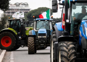 Ιταλοί αγρότες συμμετέχουν σε διαμαρτυρία στη Ρώμη κατά της συμφωνίας ΕΕ-Mercosur, 6 Μαρτίου 2026 (φωτ.: EPA / Angelo Carconi)