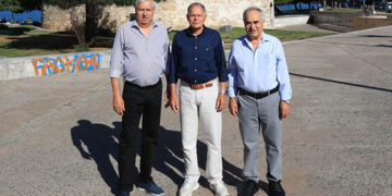 Από αριστερά: Βάσος Χρίστου, Κυπριανός Γιαννής, Σπύρος Γαβριήλ. Στη Θεσσαλονίκη, για την παρουσίαση του βιβλίου «Κύπρος 1974. Φωνές αιχμαλωσίας» (πηγή: ΑΠΕ-ΜΠΕ)