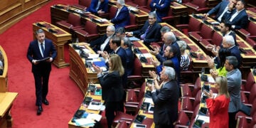 Ο Νίκος Ανδρουλάκης μετά το τέλος της ομιλίας του στη Βουλή επί της πρότασης για σύσταση Εξεταστικής Επιτροπής για τις υποκλοπές και την ΕΥΠ. Παρασκευή 22 Μαΐου 2026 (φωτ.: EUROKINISSI / Γιώργος Κονταρίνης)