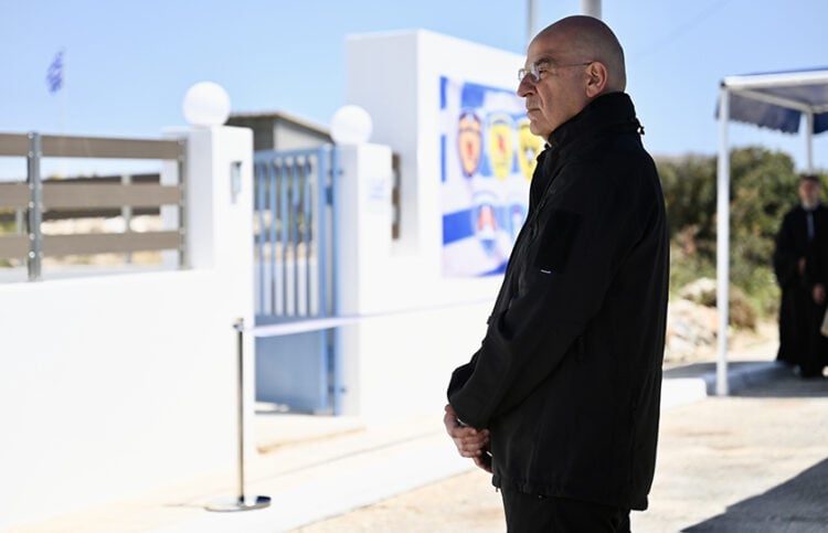 Ο υπουργός Εθνικής Άμυνας στην τελετή εγκαινίων του συγκροτήματος νέων Στρατιωτικών Οικημάτων Αξιωματικών (ΣΟΑ) στο Αγαθονήσι (φωτ.: Υπουργείο Εθνικής Άμυνας / Ευάγγελος Καραΐσκος / EUROKINISSI)