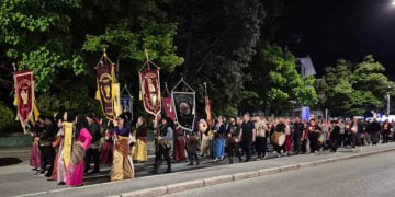 Πορεία προς το προς το Μνημείο Γενοκτονίας στον Δημοτικό Κήπο Δράμας, Παρασκευή 15 Μαΐου 2026 (φωτ.: alpha-news.gr)