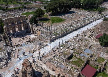 Αεροφωτογραφία της αρχαίας ελληνικής Εφέσου, στην Ιωνία της Μικράς Ασίας, στην περιοχή της Σμύρνης, 6 Μαΐου 2026 (φωτ.: AA)