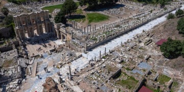 Αεροφωτογραφία της αρχαίας ελληνικής Εφέσου, στην Ιωνία της Μικράς Ασίας, στην περιοχή της Σμύρνης, 6 Μαΐου 2026 (φωτ.: AA)