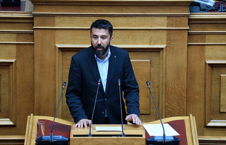 Ο Φερχάτ Οζγκιούρ μιλά στην Ολομέλεια της Βουλής, για την άρση ασυλίας του, Τρίτη 28 Απριλίου 2026 (φωτ.: EUROKINISSI / Γιώργος Κονταρίνης)