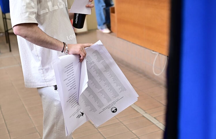 Στιγμιότυπο από την Νομική Σχολή Αθηνών κατά τις φοιτητικές εκλογές, Τετάρτη 14 Μαΐου 2025 (φωτ.: EUROKINISSI / Μιχάλης Καραγιάννης)