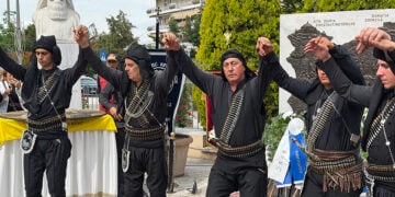 Πυρρίχιος χορός σέρρα για τα 107 χρόνια από τη Γενοκτονία των Ποντίων, 19 Μαΐου 2026 (φωτ.: Μητρόπολη Νέας Κρήνης και Καλαμαριάς)