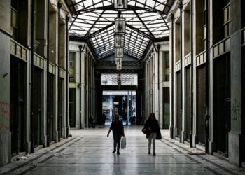 Στιγμιότυπο στο κέντρο της Αθήνας (φωτ.: EUROKINISSI / Τατιάνα Μπόλαρη)