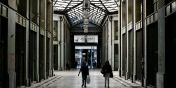 Στιγμιότυπο στο κέντρο της Αθήνας (φωτ.: EUROKINISSI / Τατιάνα Μπόλαρη)