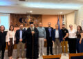 Μετά το τέλος της εκδήλωσης «Η ποντιακή γλώσσα και οι άγιοι του Πόντου: Παράδοση, πίστη και ταυτότητα», Κυριακή 10 Μαΐου 2026 (φωτ.: Facebook / Σύλλογος Ποντίων Φοιτητών Λάρισας)