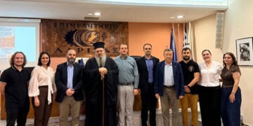 Μετά το τέλος της εκδήλωσης «Η ποντιακή γλώσσα και οι άγιοι του Πόντου: Παράδοση, πίστη και ταυτότητα», Κυριακή 10 Μαΐου 2026 (φωτ.: Facebook / Σύλλογος Ποντίων Φοιτητών Λάρισας)
