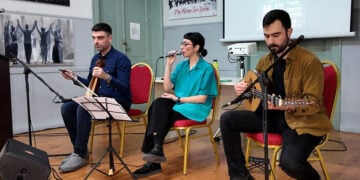 O Γιάννης Τσανασίδης, η Νατάσα Τσακηρίδου και ο Ιάκωβος Μωυσιάδης καλεσμένοι της Ένωσης Ποντίων Πιερίας. Αστική Σχολή Κατερίνης, Δευτέρα 11 Μαΐου 2026 (φωτ.: Facebook / Ένωση Ποντίων Πιερίας)