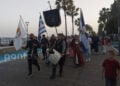 Στιγμιότυπο από την πορεία στο παραλιακό μέτωπο της Λεμεσού (φωτ.: Έλλη Τσολάκη)