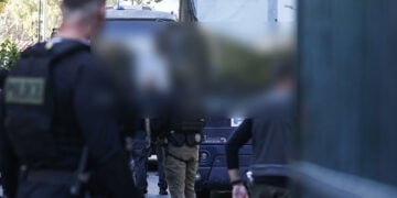 Στον ανακριτή οι 8 συλληφθέντες για τη ληστεία της τράπεζας  στην Κάτω Τιθορέα Φθιώτιδας. Παρασκευή 15 Μαΐου 2026   (φωτ.: EUROKINISSI)