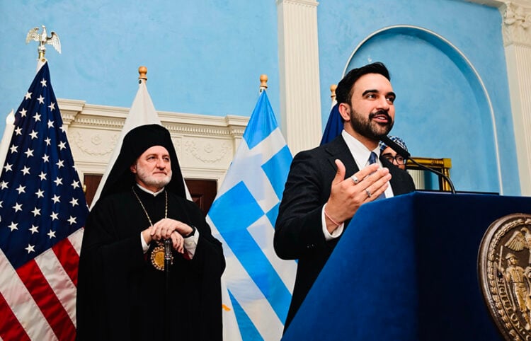 O Ζόραν Μαμντάνι μιλά στην εκδήλωση για την ομογένεια, στο Gracie Mansion, 5 Μαΐου 2026 (φωτ.: Facebook / Orthodox Observer)
