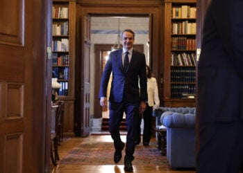 Ο Κυριάκος Μητσοτάκης στο Προεδρικό Μέγαρο για τη συνάντησή του με τον Kώστα Τασούλα, Τέταρτη 20 Μαΐου 2026 (φωτ.: ΑΠΕ-ΜΠΕ / Γιώργος Βιτσαράς)