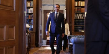 Ο Κυριάκος Μητσοτάκης στο Προεδρικό Μέγαρο για τη συνάντησή του με τον Kώστα Τασούλα, Τέταρτη 20 Μαΐου 2026 (φωτ.: ΑΠΕ-ΜΠΕ / Γιώργος Βιτσαράς)