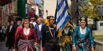 Από τον μητροπολιτικό ναό του Ναυπλίου στο μνημείο που είναι αφιερωμένο στον Δημήτριο Υψηλάντη. Κυριακή 24 Μαΐου 2026 (φωτ.: ΑΠΕ-ΜΠΕ / Ευάγγελος Μπουγιώτης)