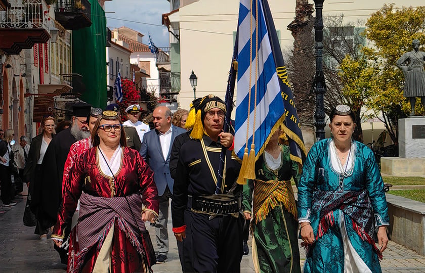 Από τον μητροπολιτικό ναό του Ναυπλίου στο μνημείο που είναι αφιερωμένο στον Δημήτριο Υψηλάντη. Κυριακή 24 Μαΐου 2026 (φωτ.: ΑΠΕ-ΜΠΕ / Ευάγγελος Μπουγιώτης)