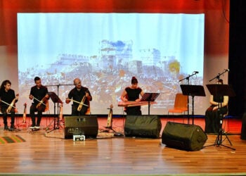 Στιγμιότυπο από τη μουσική παράσταση «Η Άλωση της Πόλης – Εάλω η Πόλις υπό το πρίσμα της ποντιακής μούσας», Τρίτη 26 Μαΐου 2026 (φωτ.: Facebook / Nikos Alvanoudis)