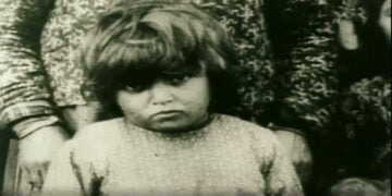 (Από το πλούσιο φωτογραφικό υλικό που προβάλλεται στο ντοκιμαντέρ)