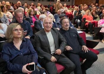 Στιγμιότυπο από την πρώτη ημέρα του Φεστιβάλ Θεάτρου στην Ποντιακή Διάλεκτο, στην Πτολεμαΐδα. Σάββατο 9 Μαΐου 2026 (φωτ.: kozan.gr)