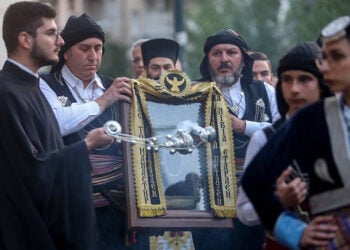 Στιγμιότυπο από τη μεταφορά της εικόνας της Σουμελά στον Άγιο Δημήτριο Αμπελοκήπων, στην Αθήνα. Τρίτη 18 Οκτωβρίου 2022 (φωτ.: EUROKINISSI / Κώστας Τζούμας)