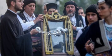 Στιγμιότυπο από τη μεταφορά της εικόνας της Σουμελά στον Άγιο Δημήτριο Αμπελοκήπων, στην Αθήνα. Τρίτη 18 Οκτωβρίου 2022 (φωτ.: EUROKINISSI / Κώστας Τζούμας)