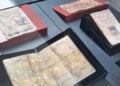 Μία από τις σημαντικότερες γεωγραφικές εγκυκλοπαίδειες της αρχαιότητας, του Στράβωνα, εκτίθεται στο Μουσείο Σαμψούντας, μαζί με σπάνια πρωτότυπα γεωγραφικά έργα (φωτ.: IHA)