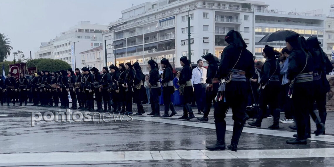 Πυρριχιστές του ΣΠοΣ Νοτίου Ελλάδος και Νήσων στο Μνημείο του Άγνωστου Στρατιώτη, Τρίτη 19 Μαΐου 2026 (φωτ.: Γεωργία Βορύλλα)