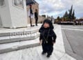«Η Ρωμανία κι αν πέρασε, ανθεί και φέρει κι άλλο» – Αυτό πιστοποιεί η εικόνα του μικρού Παναγιωτάκη με τη φορεσιά του Πόντιου αντάρτη στο Σύνταγμα, 19 Μαΐου 2026 (φωτ.: Γεωργία Βορύλλα)