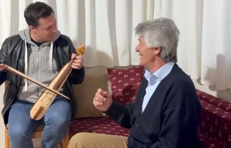 Ο Ματθαίος Τσαχουρίδης με τον πατέρα του, Σταύρο (πηγή: Facebook / Ματθαίος Τσαχουρίδης / Matthaios Tsahouridis)
