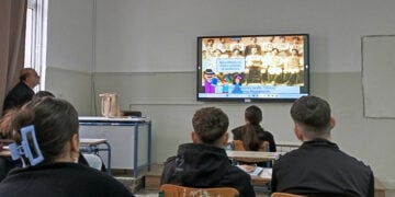 Στιγμιότυπο από την προβολή του βίντεο για τη Γενοκτονία των Ποντίων σε τάξη του 1ου Γυμνασίου Τυρνάβου (φωτ.: 1ο Γυμνάσιο Τυρνάβου)