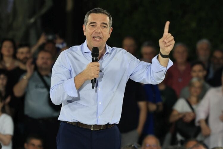 Ο Αλέξης Τσίπρας σε πρόσφατη εκδήλωση της Ελληνικής Αριστερής Συμπαράταξης, στη Νίκαια (φωτ.: Γιώργος Κονταρίνης / EUROKINISSI)