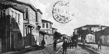 Άποψη από κεντρικό δρόμο στο Αντάπαζαρ των αρχών του 20ού αιώνα (πηγή: Virtual Genocide Memorial)