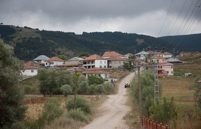 Το χωριό Μπόζχουγιούκ (Bozhüyük), στo όρος Ακ Νταγ, ανατολικά της πόλης Ακνταγμαντενί (πηγή: Wikipedia)