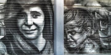Γκράφιτι με θέμα τη σφαγή στο Δίστομο, σε τοίχο στην Αθήνα (φωτ.: EUROKINISSI/Γιώργος Κονταρίνης)
