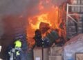 Εικόνα από τη φωτιά στον αποθηκευτικό χώρο ξυλείας στο Ηράκλειο της Κρήτης (φωτ.: EUROKINISSI/Στέφανος Ραπάνης)