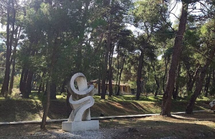 Άποψη από την περιοχή όπου βρίσκεται ο Παλαιός Στάθμος Τρένου στον Διόνυσο (πηγή: citymaps.gr)