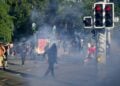 Ακτιβιστές κατά της G7 συγκρούονται με δυνάμεις καταστολής κατά τη διάρκεια διαδήλωσης ενάντια στη σύνοδο κορυφής της G7 στη Γενεύη της Ελβετίας (φωτ.: EPA/CYRIL ZINGARO)