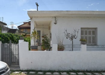 Το σπίτι όπου συνέβη το διπλό φονικό (φωτ.: EUROKINISSI / Ανδρέας Αλεξόπουλος)