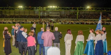 Στιγμιότυπο από το 6ο Πανελλήνιο Αντάμωμα Μικρασιατικών Συλλόγων, στο γήπεδο του Παναθλητικού Ομίλου Ατσαλένιου (φωτ.: Δήμος Ηρακλείου)