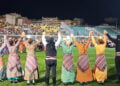 Στιγμιότυπο από την εμφάνιση του Συλλόγου Ποντίων Νέας Φιλαδέλφειας
στο 7ο Πανελλήνιο Αντάμωμα Μικρασιατικών Συλλόγων. Σάββατο 27 Ιουνίου 2026 (φωτ.: Facebook / Ευτυχία Μοράκου)