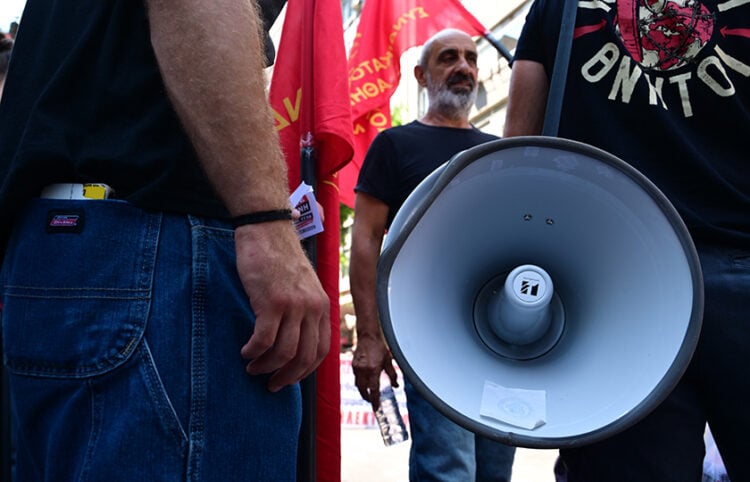Συγκέντρωση των οικοδόμων και των εργαζομένων στο εργοτάξιο του Ελληνικού στη πλατεία Κάνιγγος και πορεία πρός το υπουργείο Εργασίας (φωτ.: EUROKINISSI / Τατιάνα Μπόλαρη)