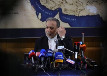 Ο Ιρανός ΥΠΕΞ, Αμπάς Αραγτσί (φωτ. αρχείου: EPA / Rajat Gupta)