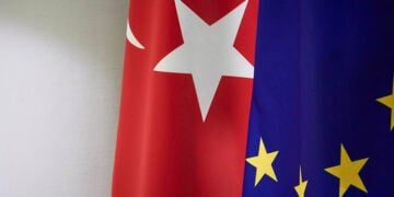 Οι σημαίες της Τουρκίας και της Ευρωπαϊκής Ένωσης (φωτ.: European Union)