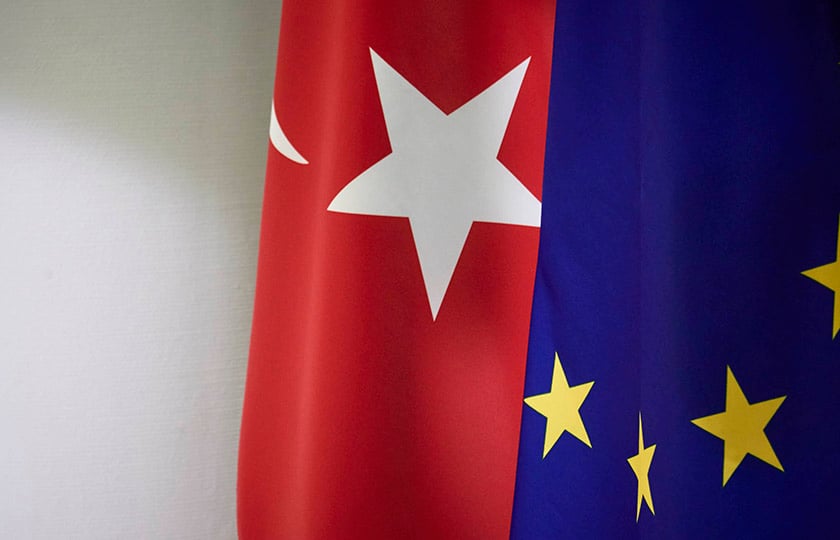 Οι σημαίες της Τουρκίας και της Ευρωπαϊκής Ένωσης (φωτ.: European Union)