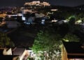 Η θέα από την αυλή της Ευξείνου Λέσχης Αθηνών (φωτ.: Facebook / Εύξεινος Λέσχη Αθηνών)