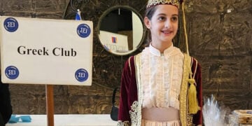 Ένα από τα πιο νεαρά μέλη της ελληνικής κοινότητας στην Ιορδανία (φωτ.: Facebook / Greek Community Club in Jordan)
