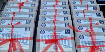 Αναμνηστικά που δόθηκαν το 2025, στο 6ο Παιδικό Φεστιβάλ Ποντιακών Χορών Θεσσαλονίκης (φωτ.: Facebook / Katerina Bili)